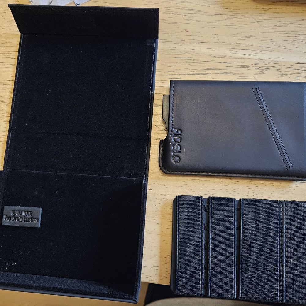 Fidelo RFID Blocking Minimalist Wallet, Black Travel NIB